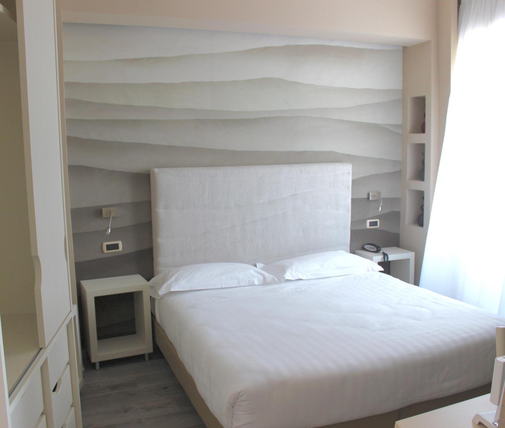 Astoria Hotel 3*